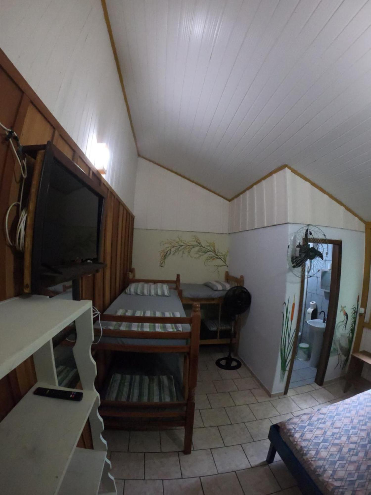 Pousada E Camping Do Clodo Ilha do Mel Exterior foto